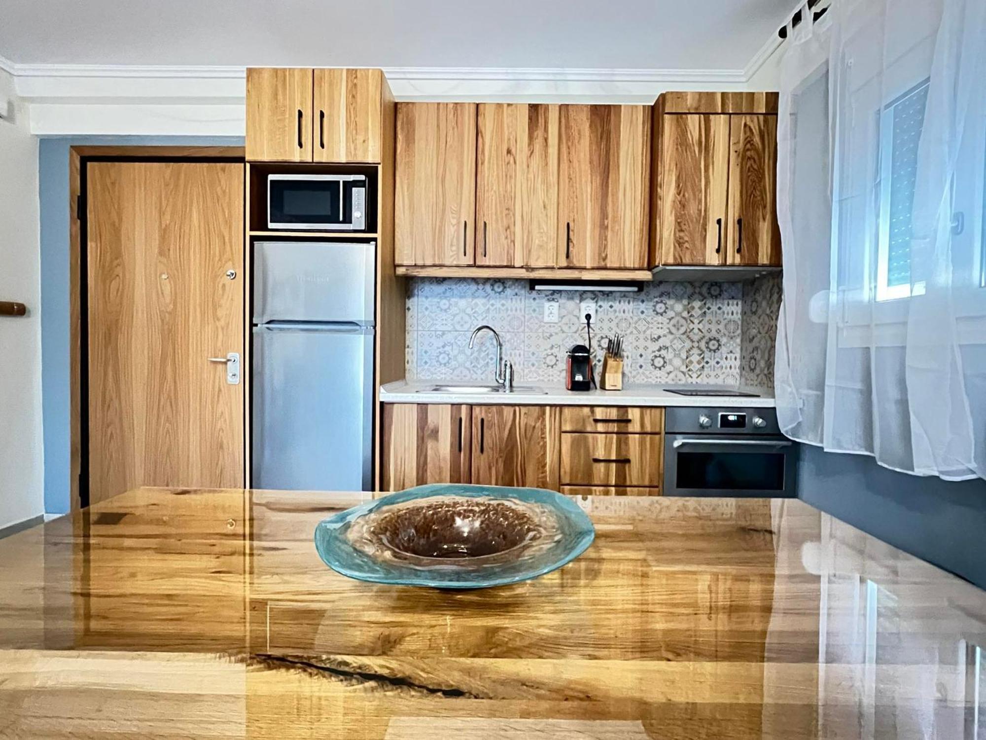 Steel & Oak Vintage Daire Kavala